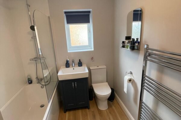 Modern Bathroom Replacement – Burbage, Leicestershire